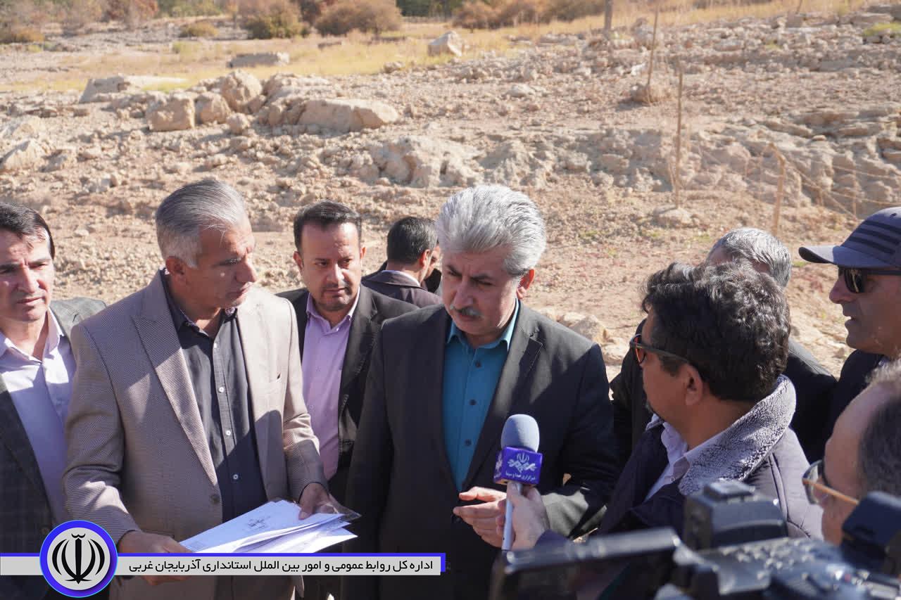 ساخت سکوی تازه برای برج آبگیر از سد مهاباد آغاز شد