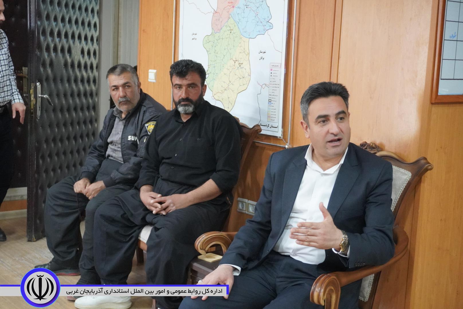 تصاویری از جلسه ملاقات عمومی فرماندار مهاباد در چهارشنبه های مردمی