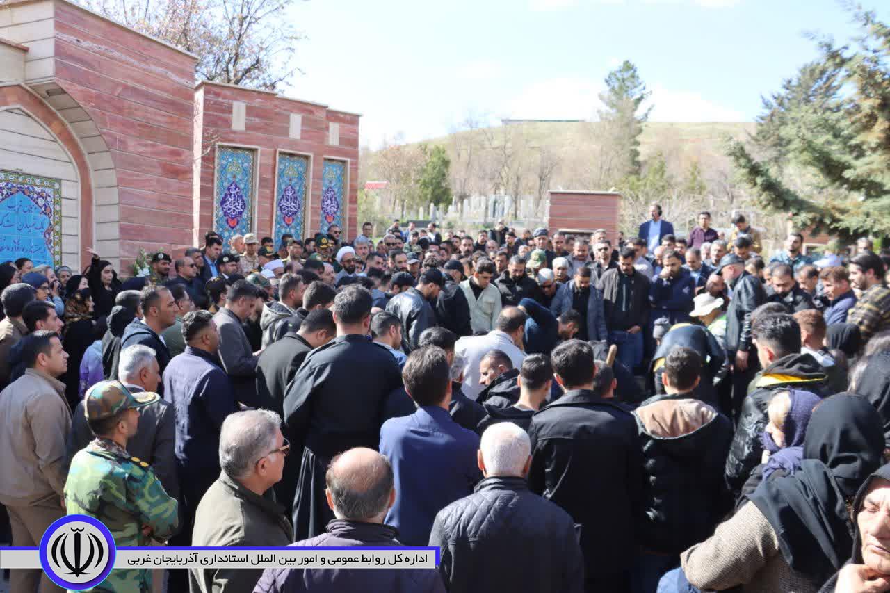 پیکر سرباز شهید مهابادی به خاک سپرده شد