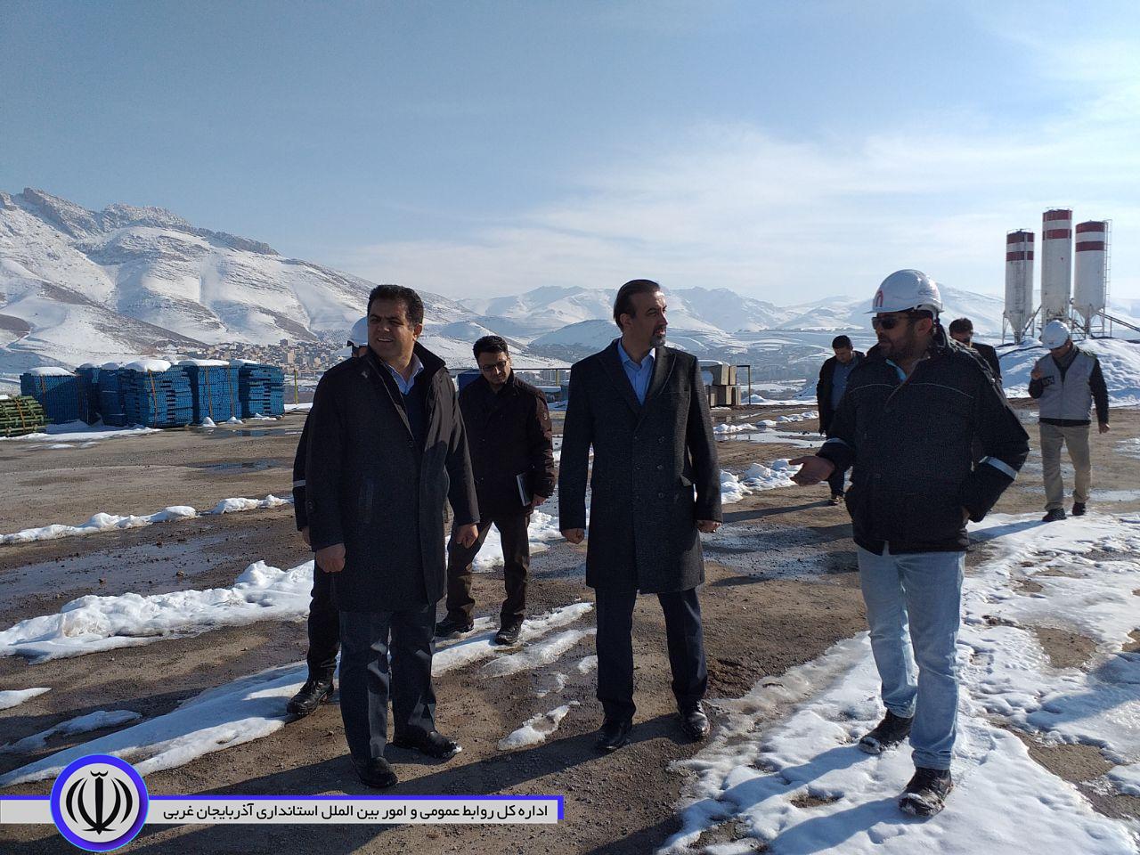 بازدید مدیرکل امور اقتصادی و دارایی استان آذربایجان غربی ، معاون هماهنگی امور اقتصادی استاندار آذربایجانغربی و معاون استاندار و فرماندار ویژه شهرستان مهاباد از بیمارستان 350 تختخوابی