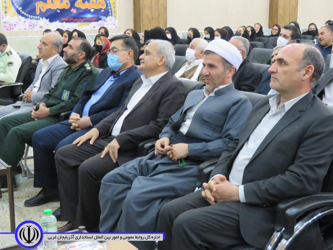 رویکرد دولت، ارتقای وضعیت معیشت معلمان است