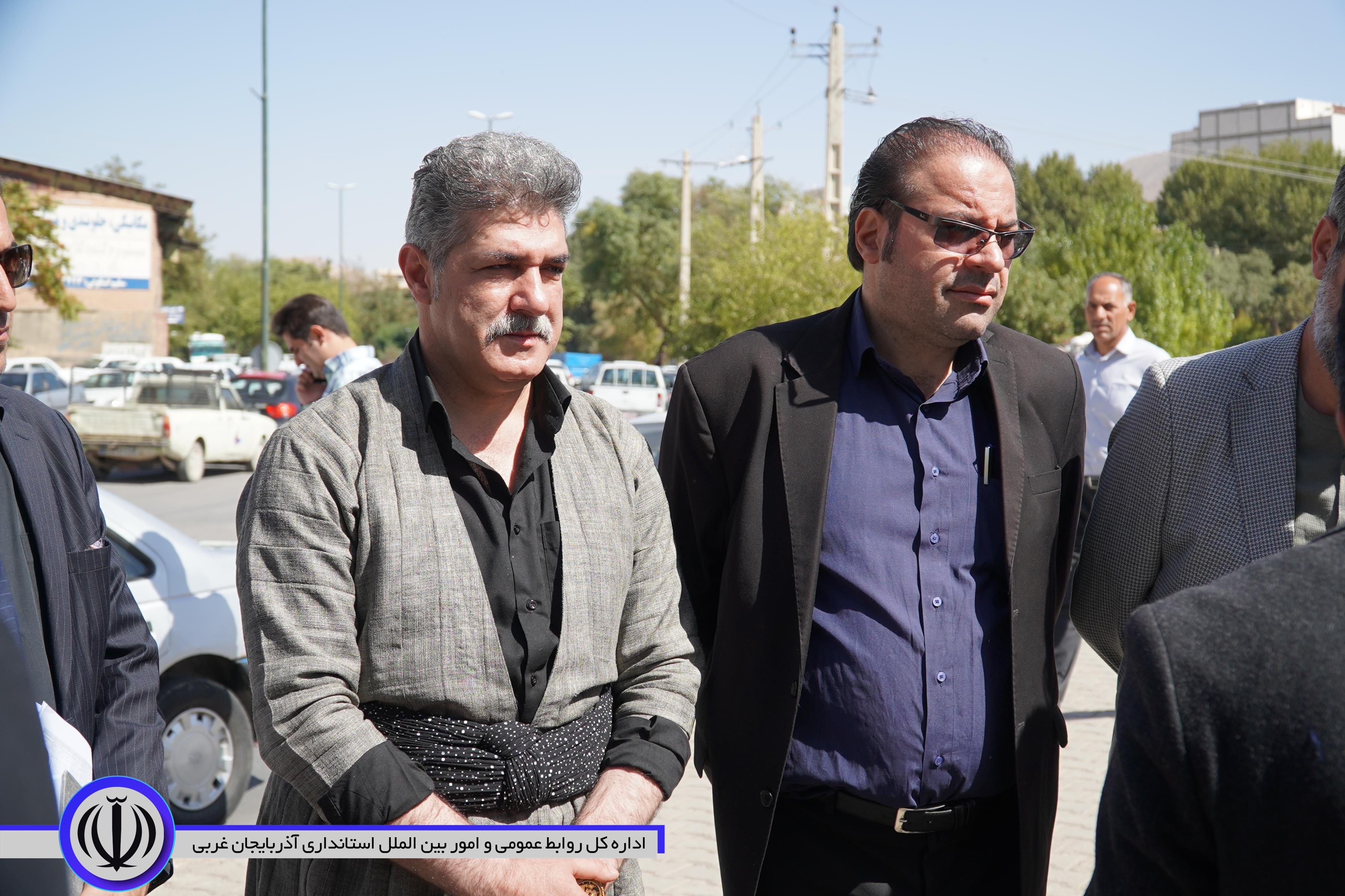 بازدید میدانی فرماندار ویژە شهرستان از اجرای عملیات لایه روبی رودخانه ی سطح شهر مهاباد