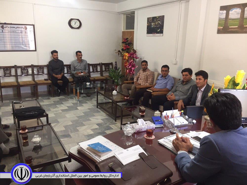 تشکیل جلسه مقدماتی جهت برگزاری نمایشگاه روستایی عرضه فرش و مبلمان و وسایل خانگی در 5 روستای بخش مرکزی مهاباد