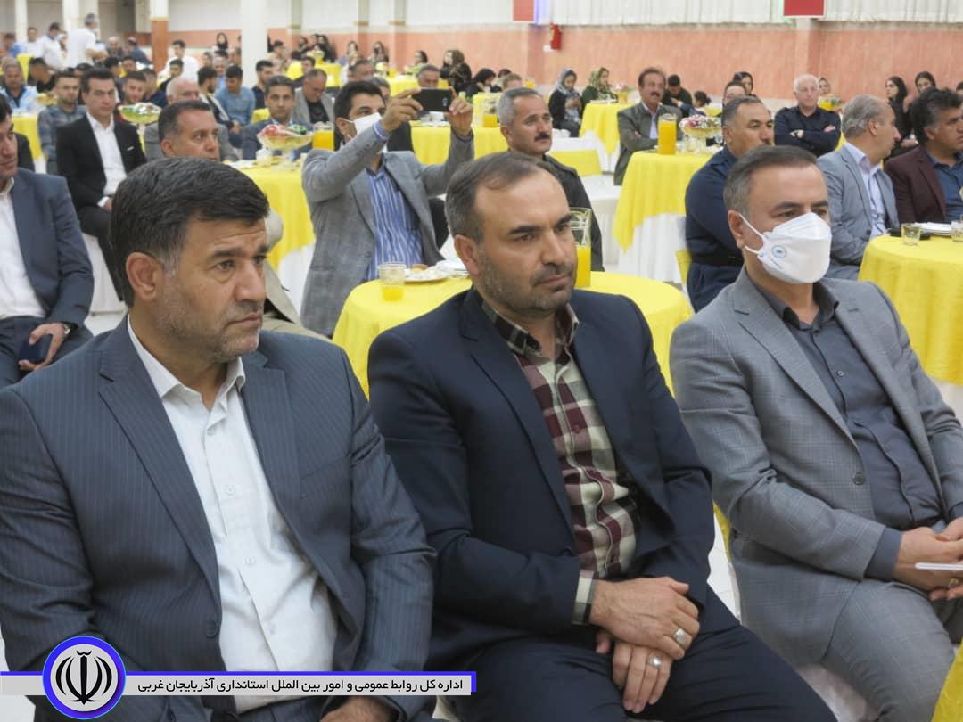 آیین تجلیل از قهرمانان و نخبگان ورزشی سال 1400 در مهاباد