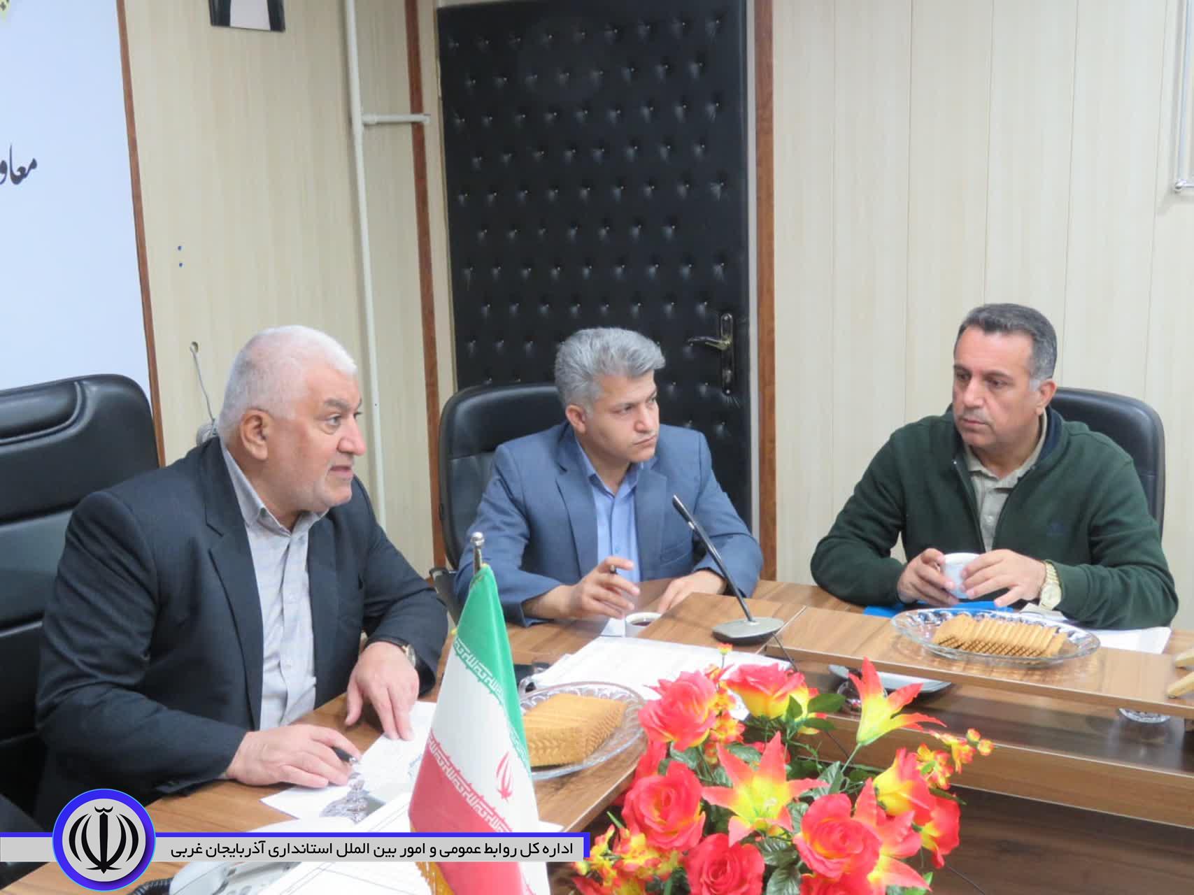 بررسی مسائل و مشکلات روستاهای زیر 20 خانوار وبدون دهیاری در مهاباد