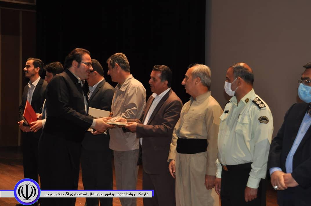 مراسم تقدیر از شوراهای اسلامی شهر و روستا در شهرستان مهاباد برگزار شد