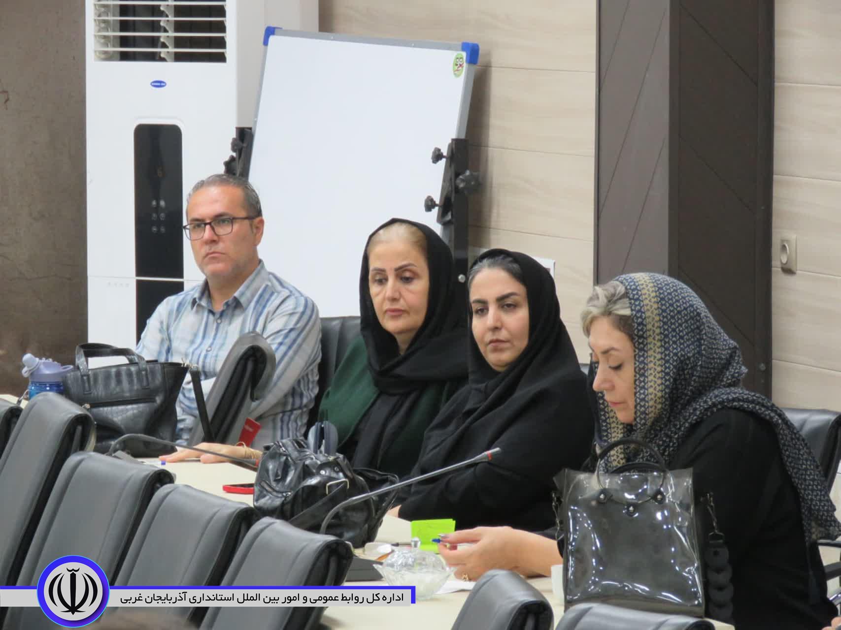 نشستی صمیمی و سه ساعته تشکل‌های مردم‌ نهاد و فرماندار ویژه مهاباد