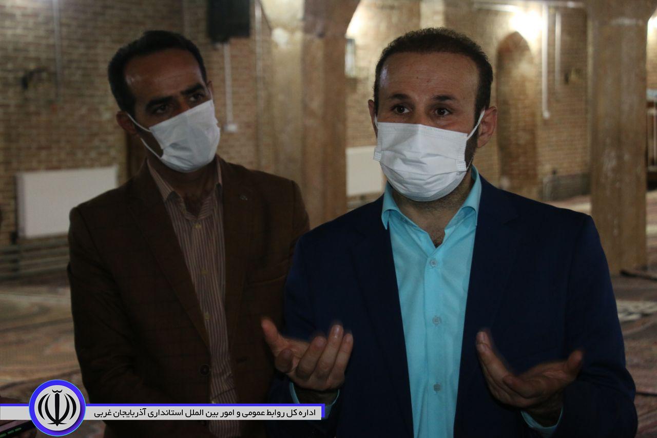 بازدید فرماندار مهاباد از مسجد جامع شهرستان جهت بازسازی