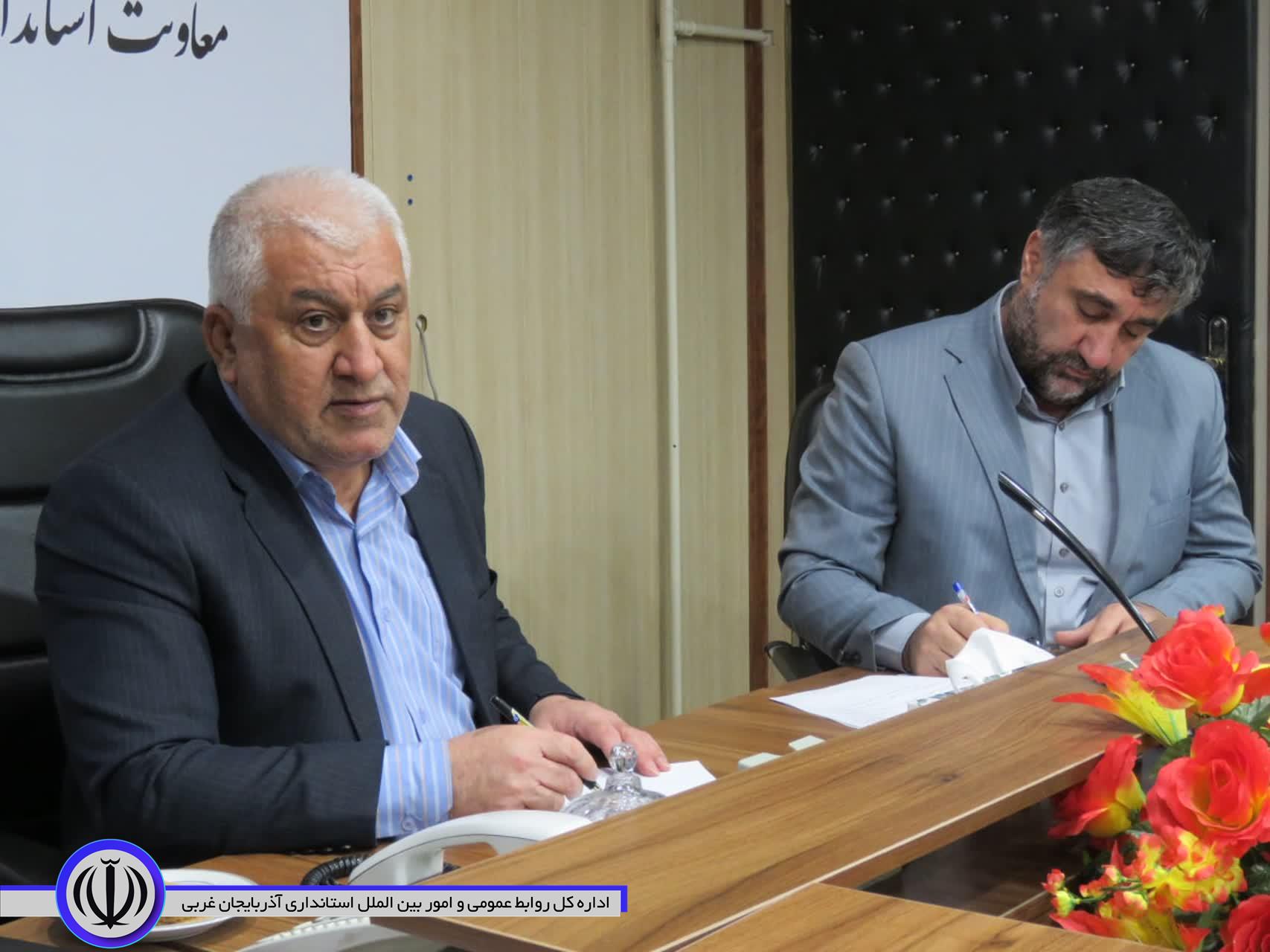 نشست بررسی مسائل و مشکلات روستاهای فاقد دهیاری در مهاباد