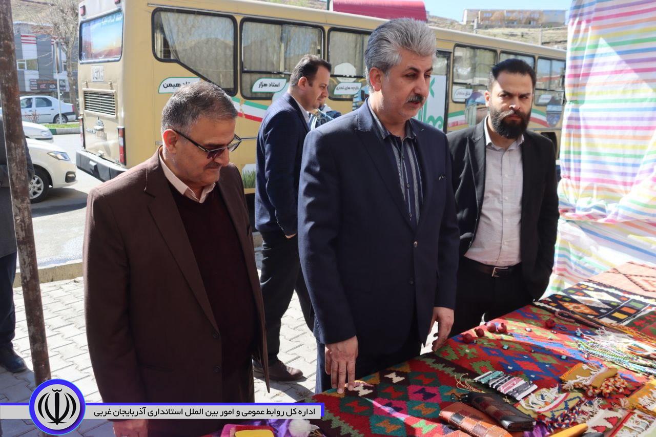 بازدید میدانی سرپرست فرماندار ویژە شهرستان از نمایشگاه صنایع دستی، پایگاه هلال احمر و آتشنشانی مهاباد