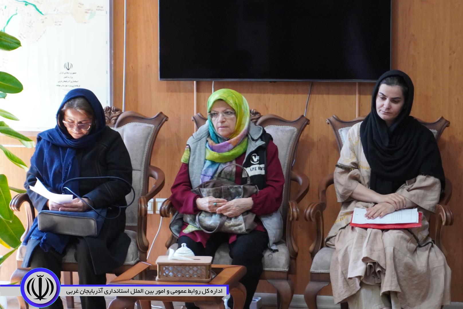 تصاویری از جلسه ملاقات عمومی فرماندار مهاباد در چهارشنبه های مردمی