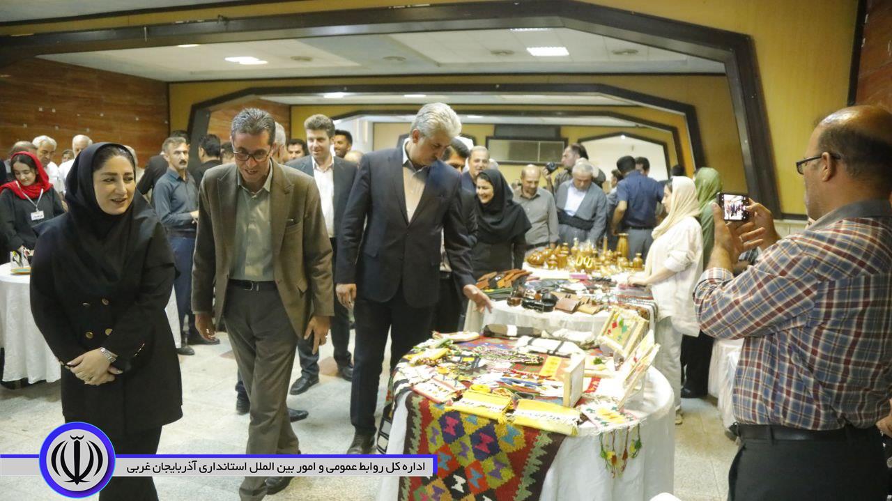 نمایشگاه صنایع دستی در مهاباد افتتاح شد