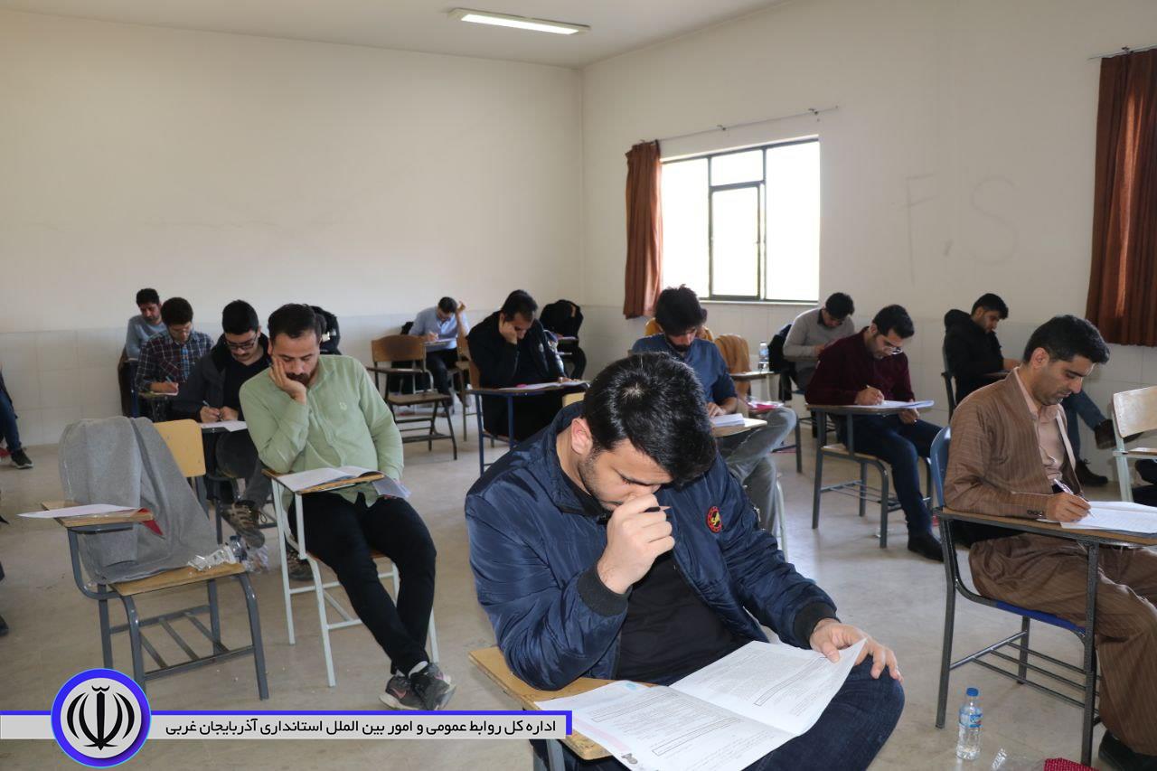 بازدید امام جمعه و فرماندار ویژه مهاباد از آزمون کارشناسی ارشد و دکتری تخصصی