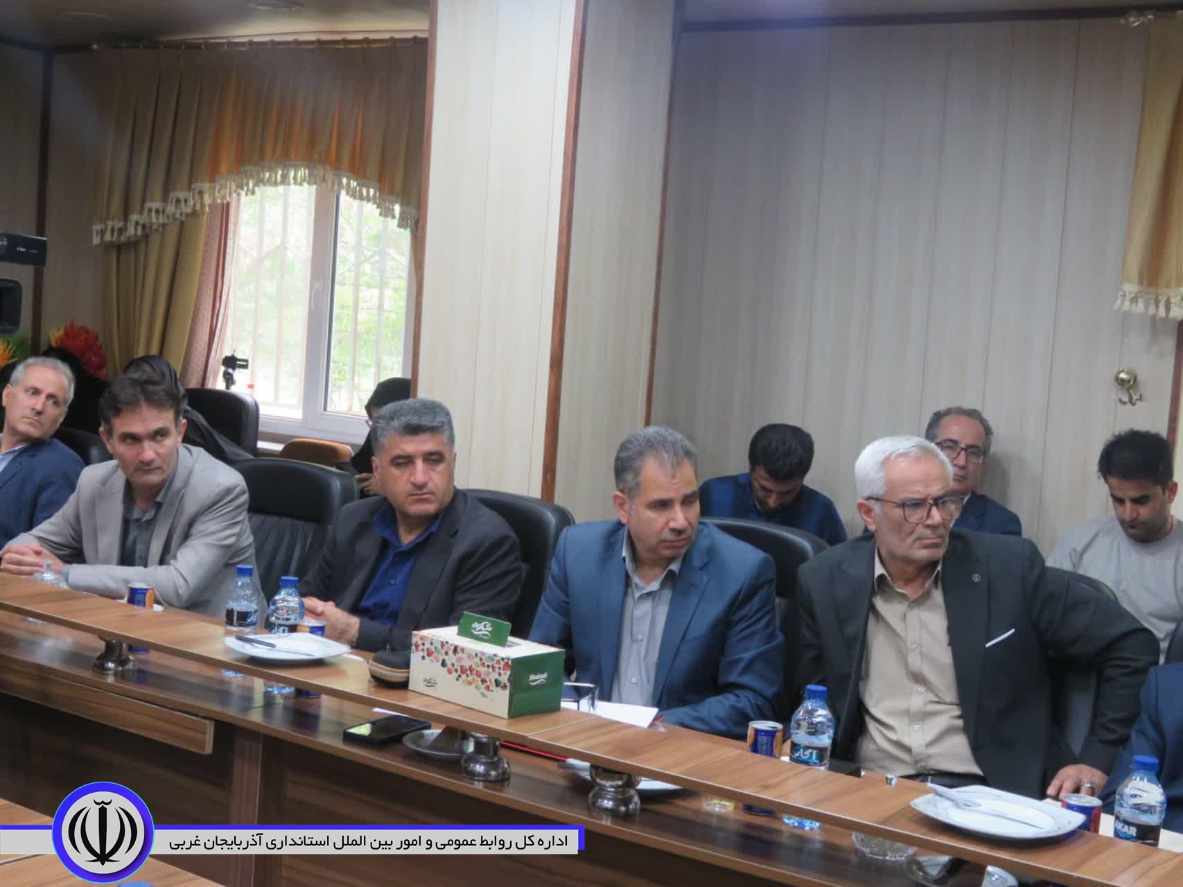 جلسه بررسی مشکلات حوزه بهزیستی در مهاباد برگزار شد