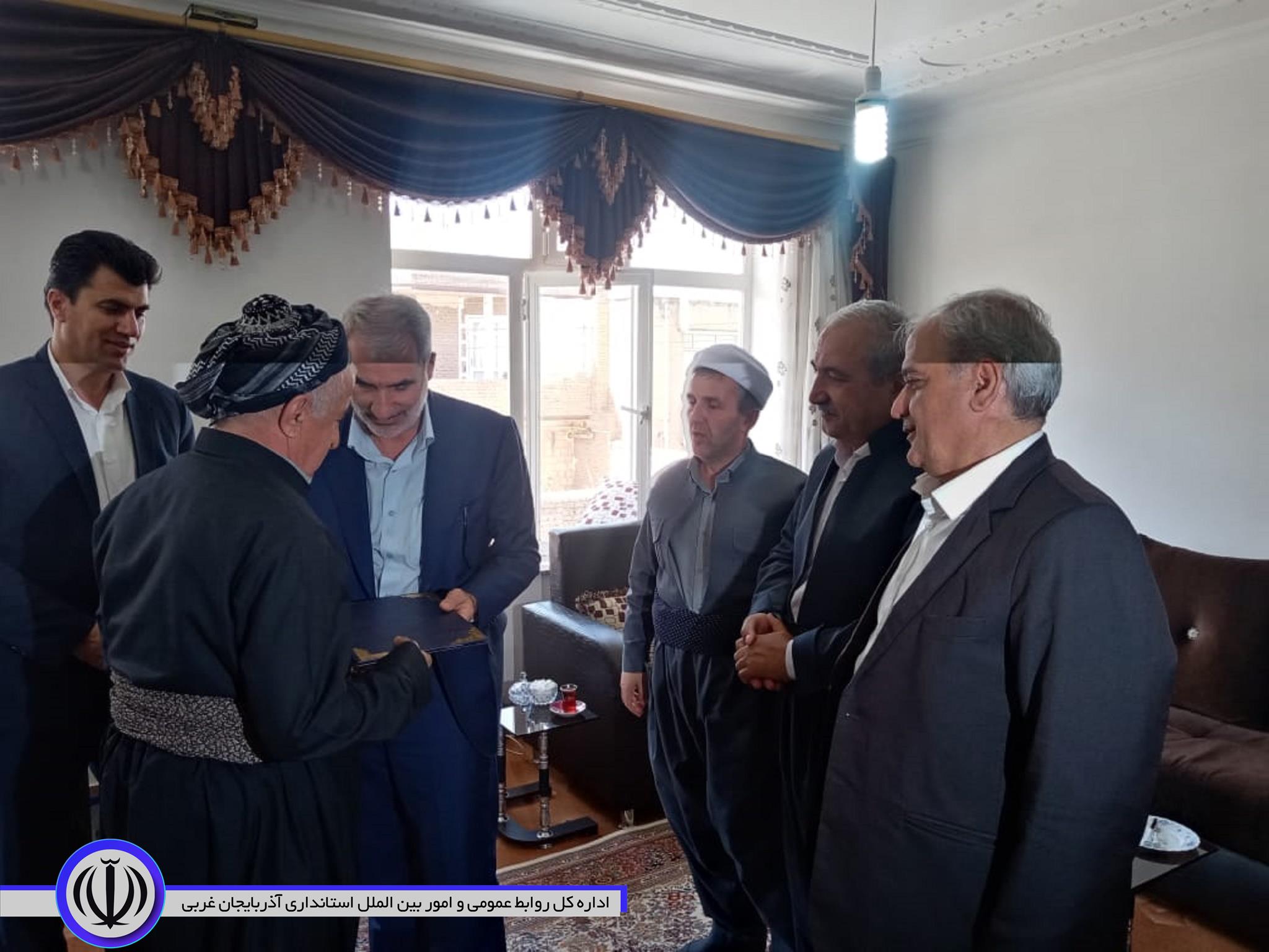 وزیر آموزش و پرورش به مقام شامخ سرلشکر خلبان شهید خالد حیدری ادای احترام کرد