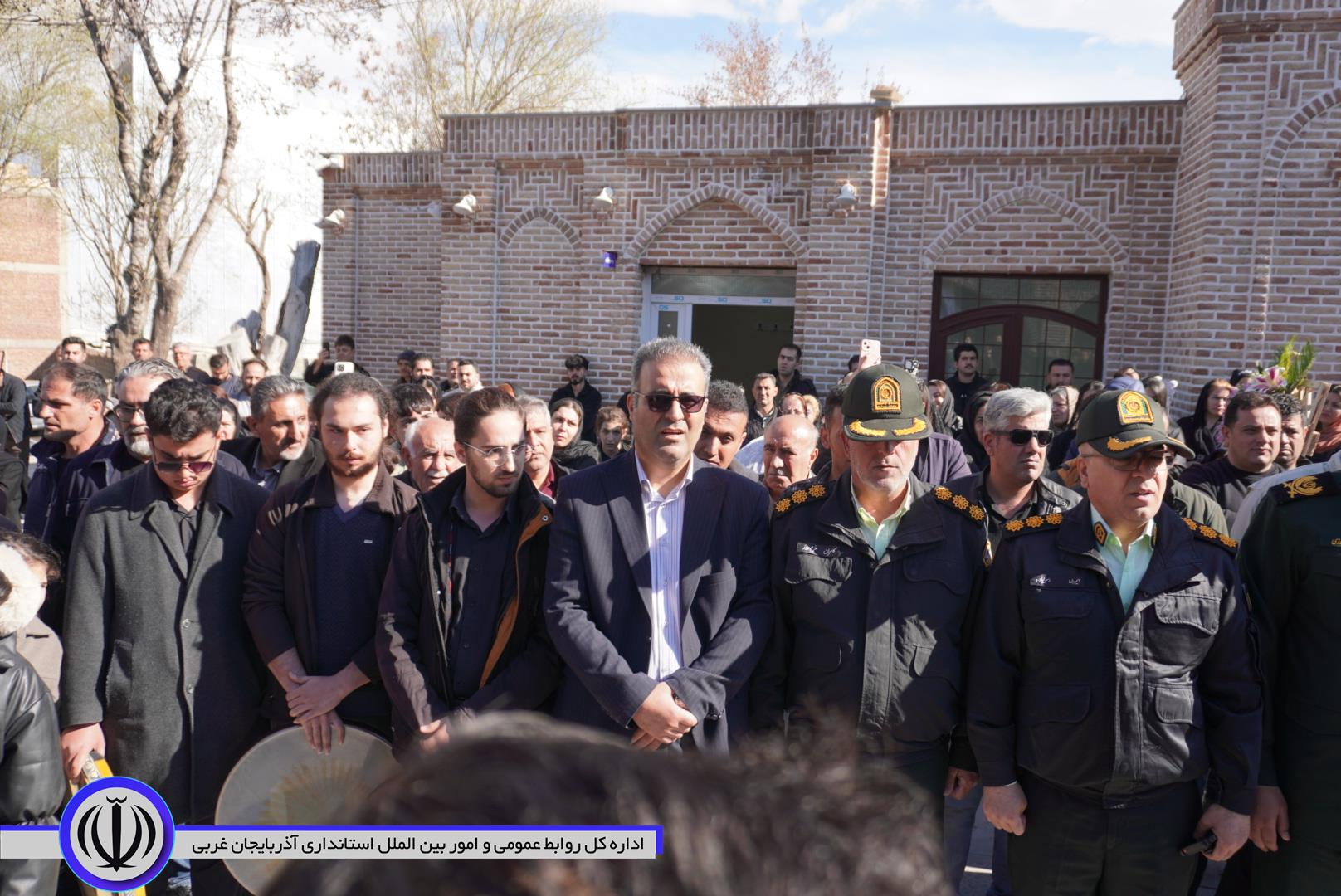 پیکر سرباز شهید مهابادی به خاک سپرده شد