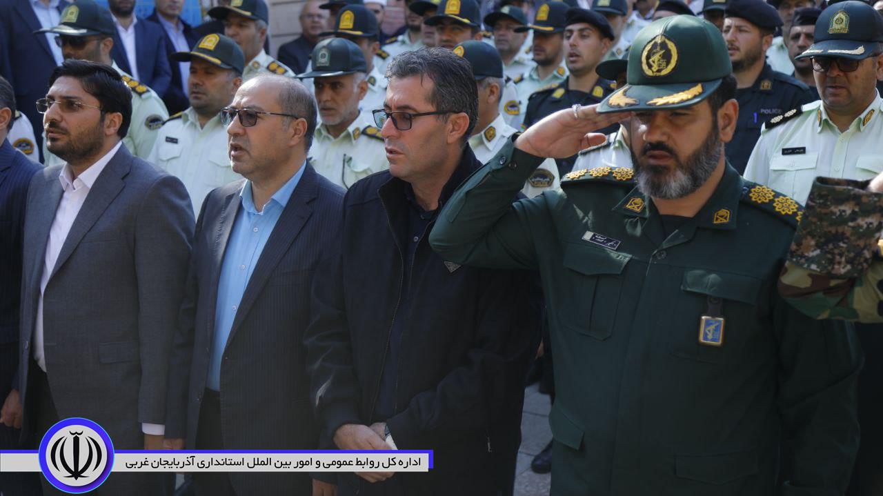 آیین عطرافشانی مزار شهدای شماره دو مهاباد