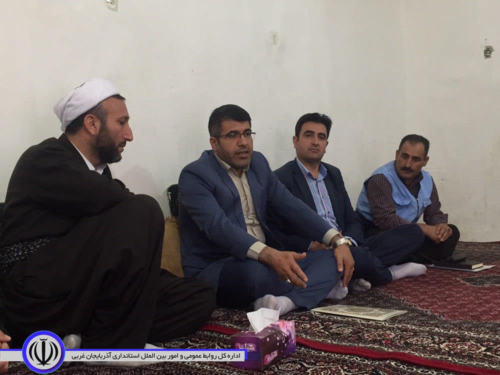 اهداء حکم مستمری بگیر 2 نفر از بیمه شدگان صندوق بیمه اجتماعی کشاورزان،روستاییان و عشایر توسط بخشداری مرکزی مهاباد