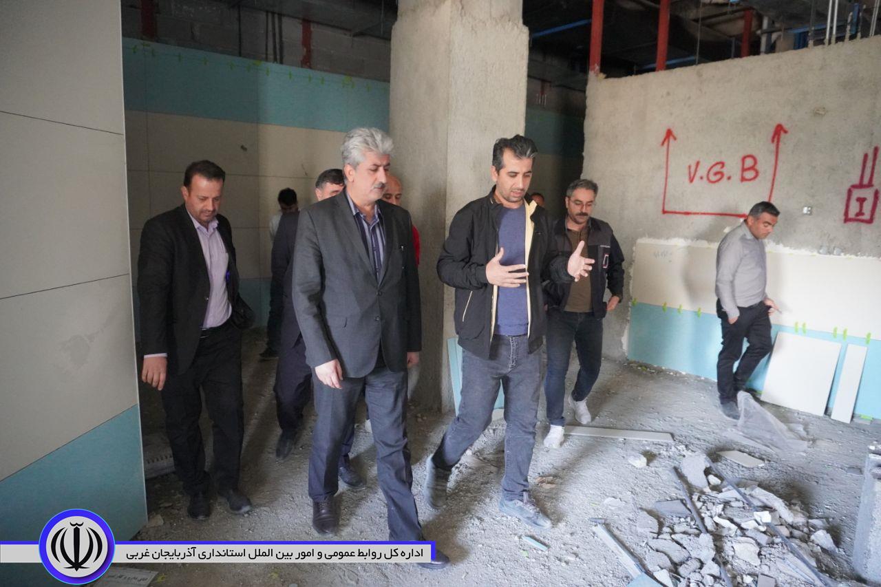 بازدید سرزده فرماندار ویژه مهاباد از بیمارستان در حال احداث تأمین اجتماعی