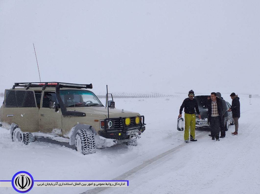 بازدید بخشدار مرکزی مهاباد از جاده های مواصلاتی شهرستان