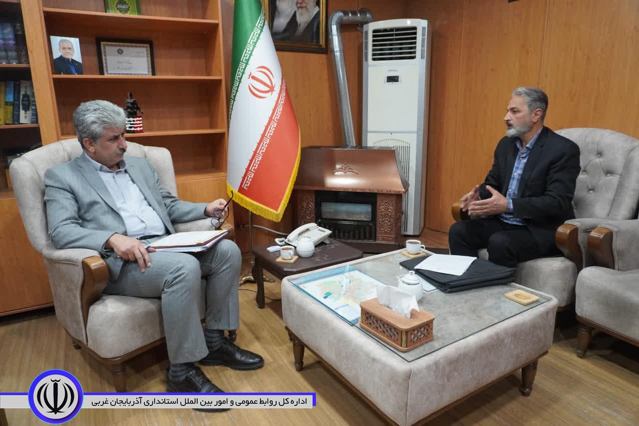 پاسخگویی و پیگیری مطالبات شهروندان در ملاقات مردمی با فرماندار مهاباد