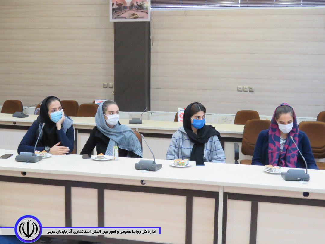 رونمایی از لباس تیم والیبال استعداد های درخشان مهاباد