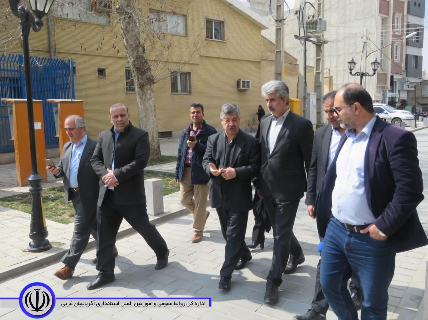 گفتوگو فرماندار با شهروندان و کسبه خوشنام مهاباد