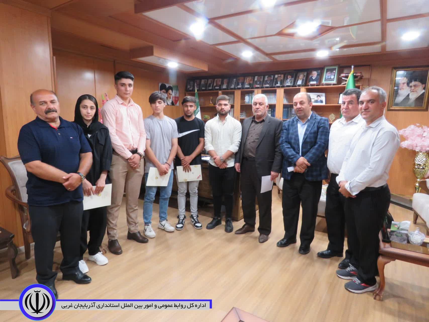 قهرمانان وزنهبرداری در مهاباد مورد تجلیل قرار گرفتند