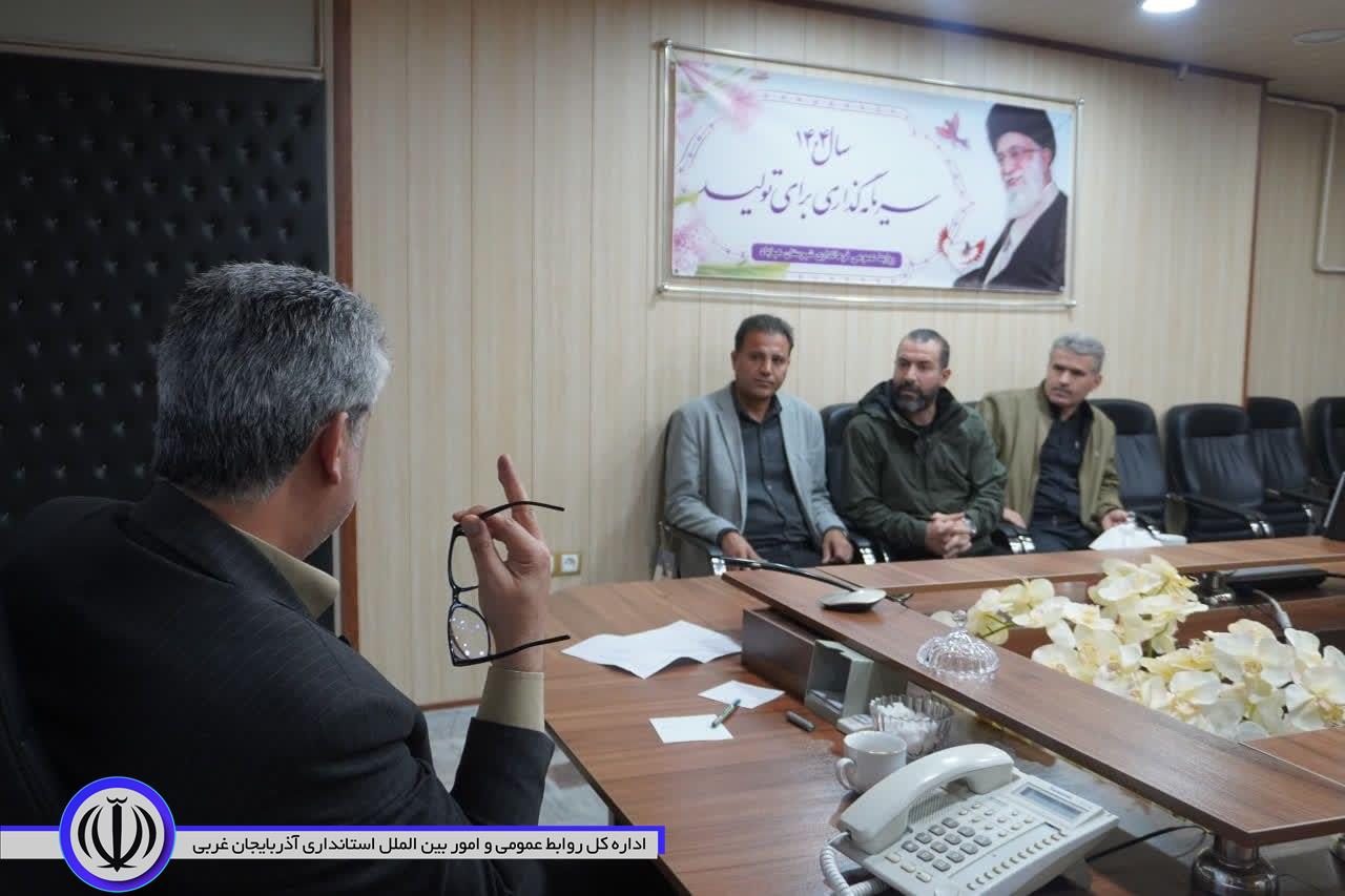 تصاویری از جلسه ملاقات عمومی فرماندار مهاباد در چهارشنبه های مردمی