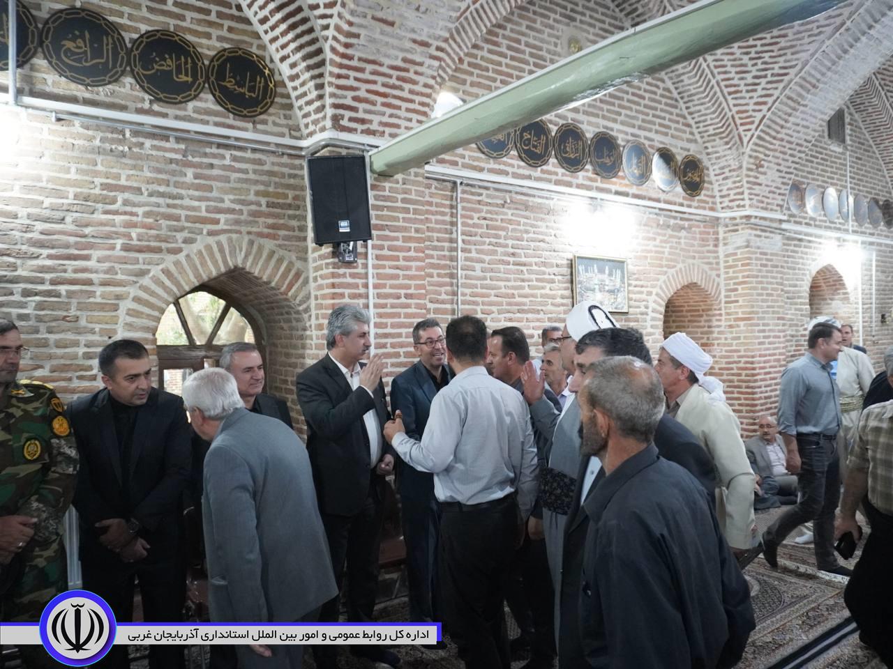 طنین نوای «فراق» در مسجد جامع مهاباد/ حضور مردم در وداع با رهبر شهیدِ ایران