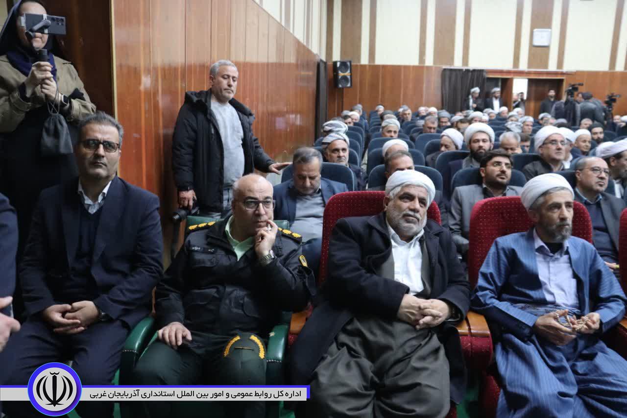 همایش پرچم داران دین و اندیشه  در طلائیه سپاه مهاباد برگزار شد