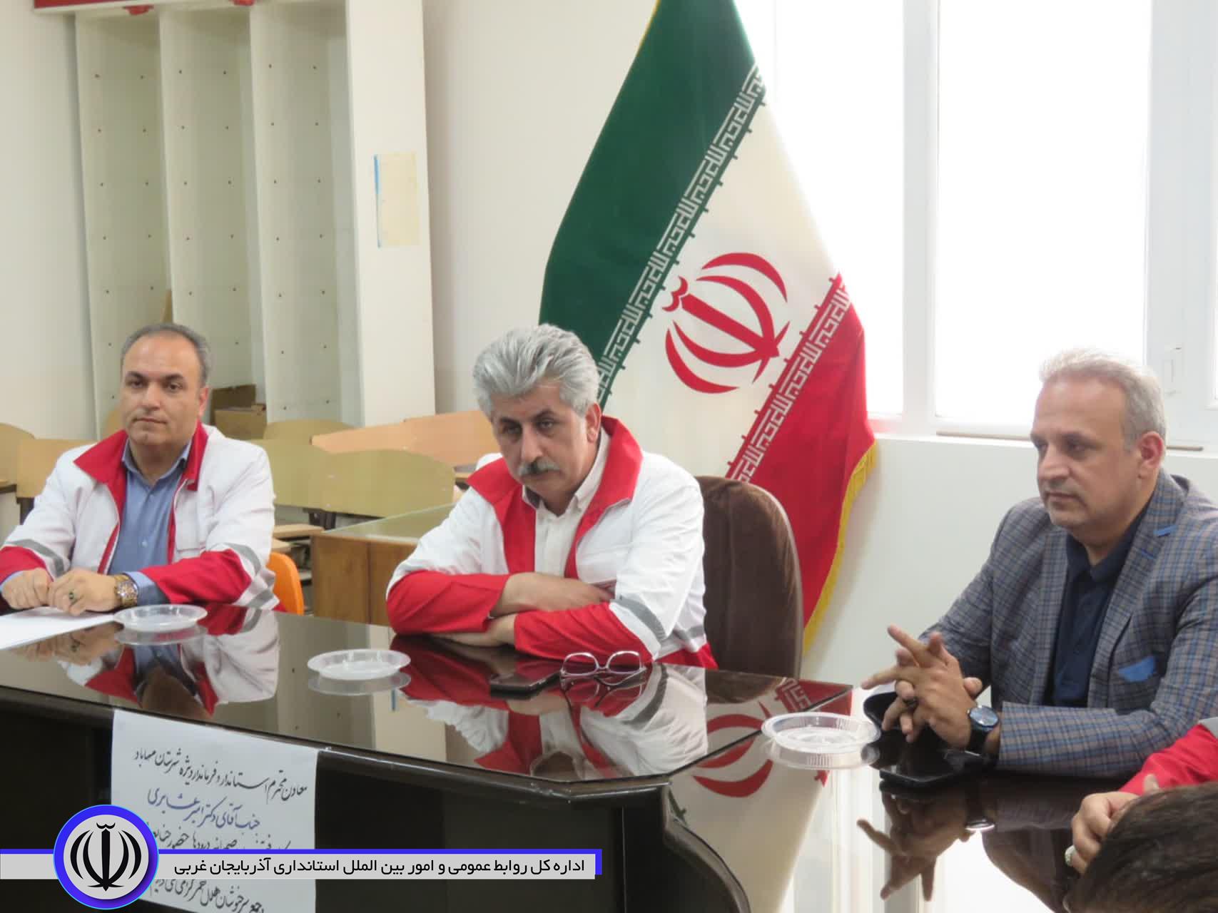 دیدار فرماندار ویژه مهاباد با کارکنان جمعیت هلال احمر شهرستان به مناسبت هفته هلال احمر