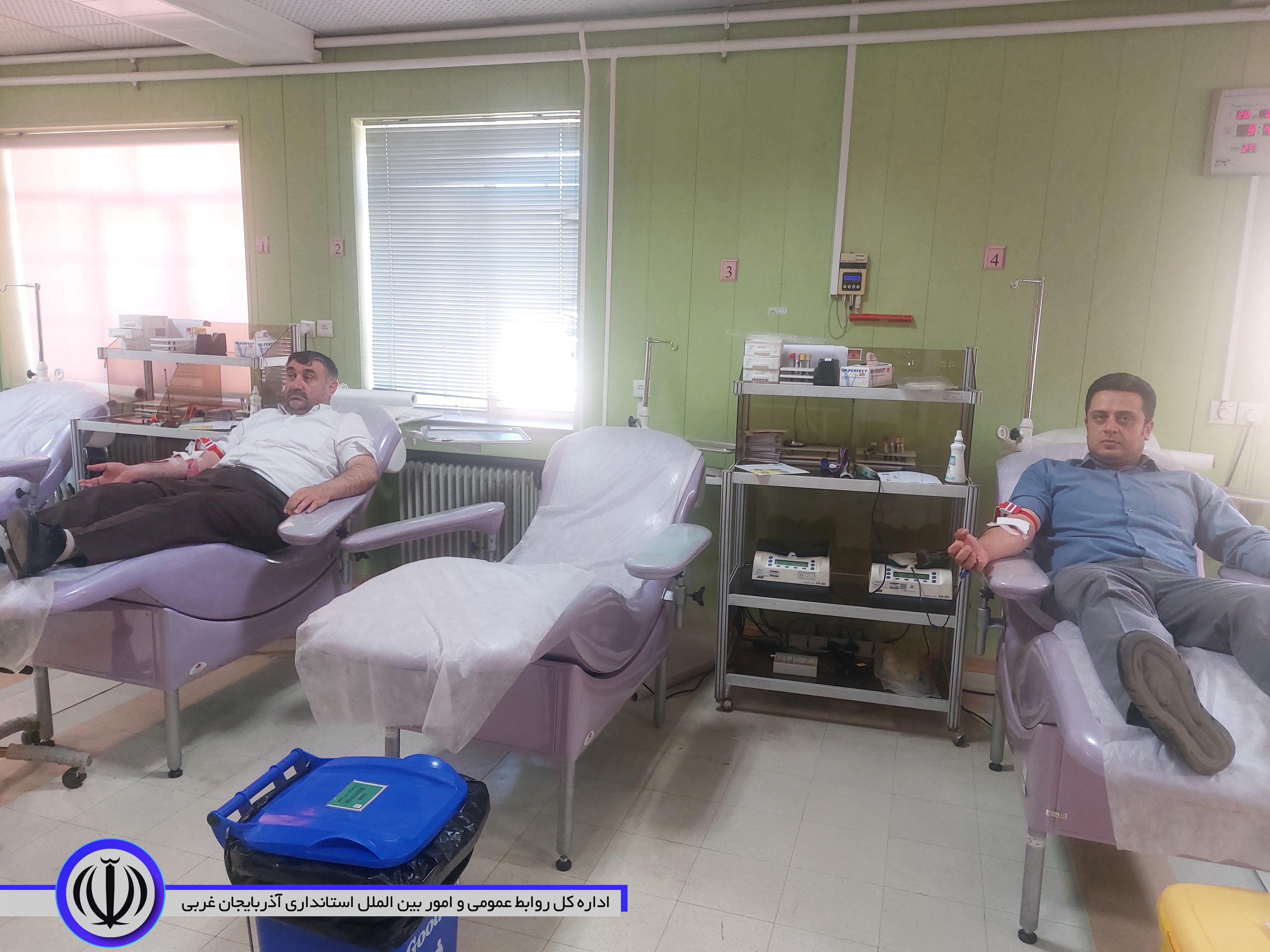 مراسم تودیع و معارفه رئیس پایگاه انتقال خون مهاباد برگزار شد