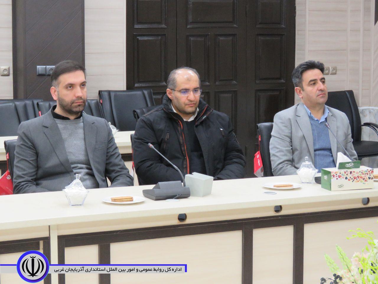 اولین نشست صمیمی فرماندار جدید شهرستان مهاباد با کارکنان فرمانداری