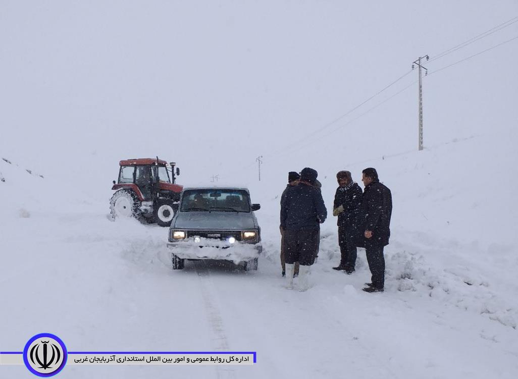 بازدید بخشدار مرکزی مهاباد از جاده های مواصلاتی شهرستان