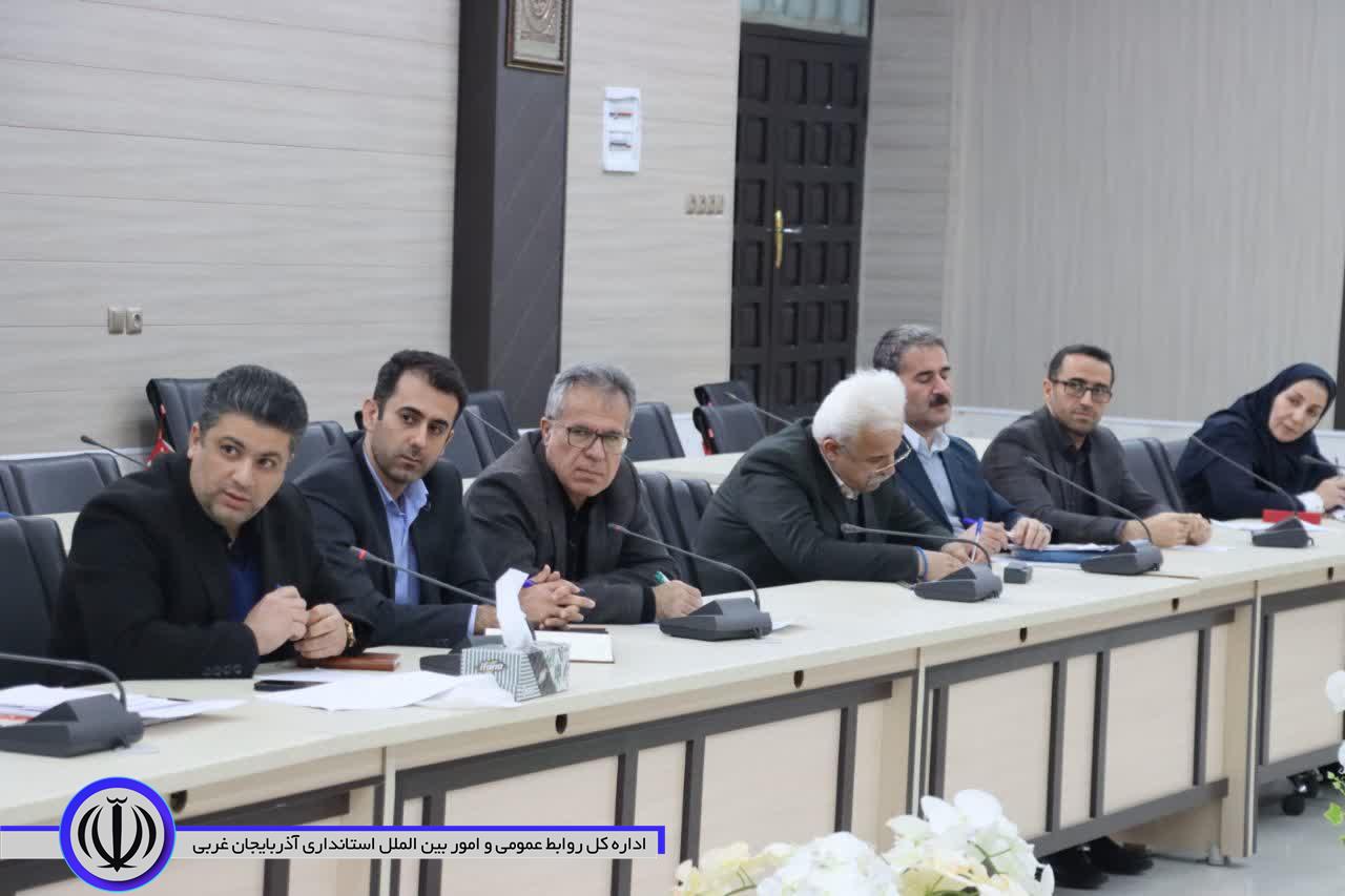 نشست اعضای ستاد حمایت از خانواده و جوانی جمعیت در مهاباد