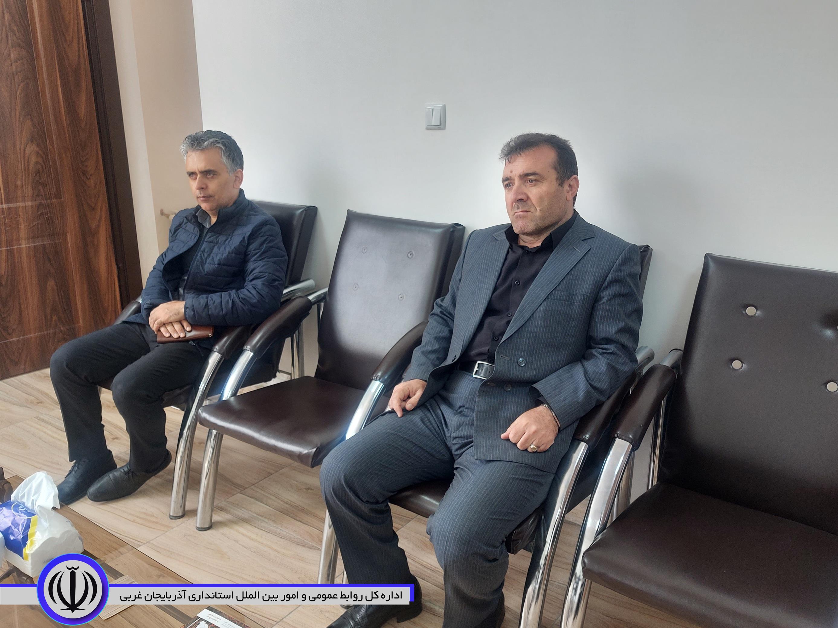بازدید سرزده فرماندار ویژه مهاباد از انبارهای کالاهای اساسی در مهاباد