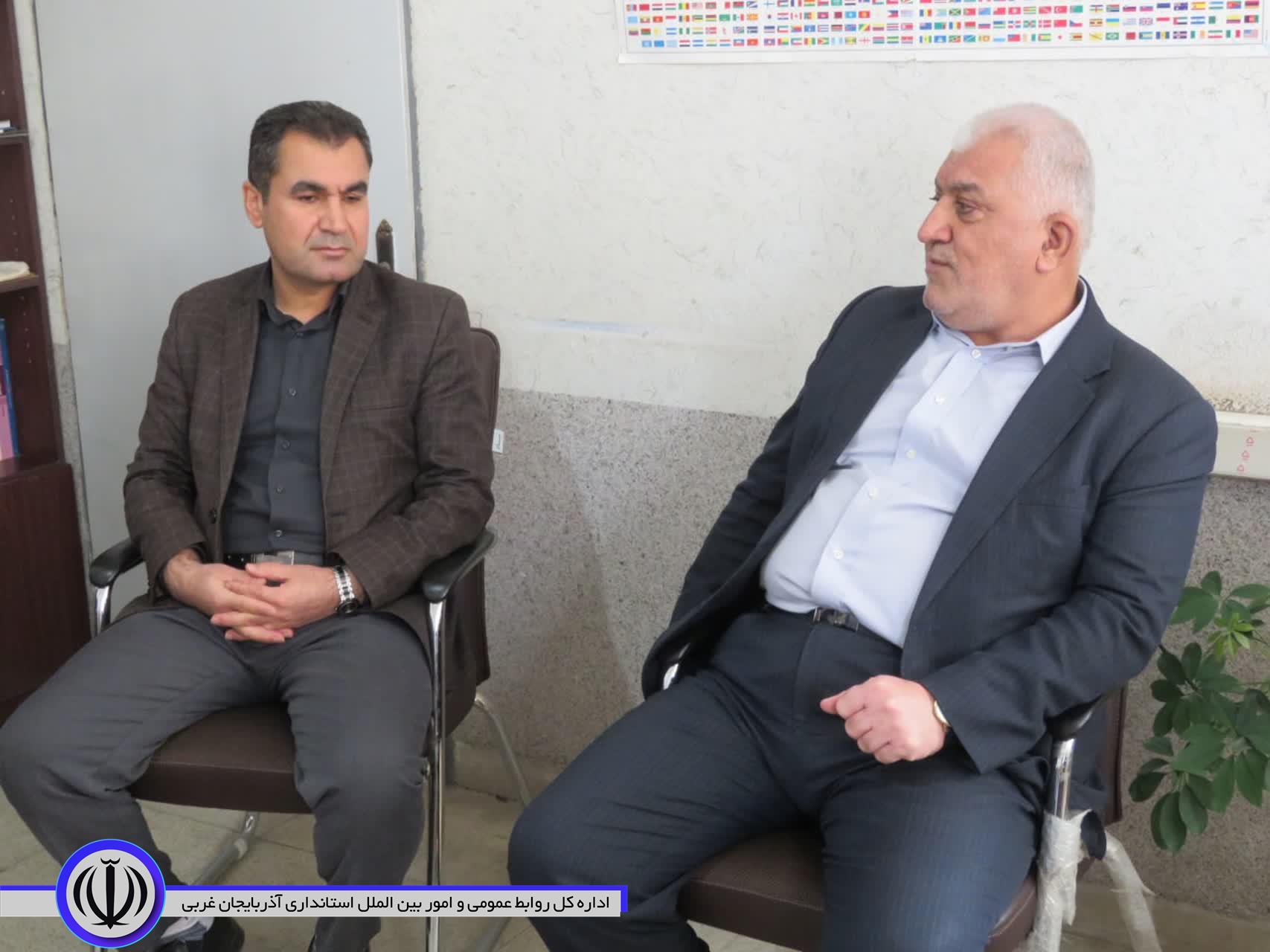 دیدار فرماندار ویژه شهرستان مهاباد با کارکنان ثبت احوال شهرستان مهاباد
