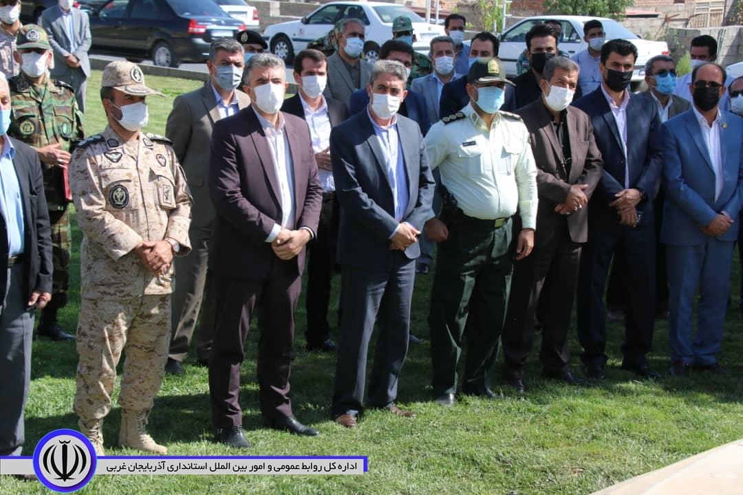 گلباران و عطر افشانی مزار شهید خلبان خالد حیدری به مناسبت گرامیداشت هفته دفاع مقدس