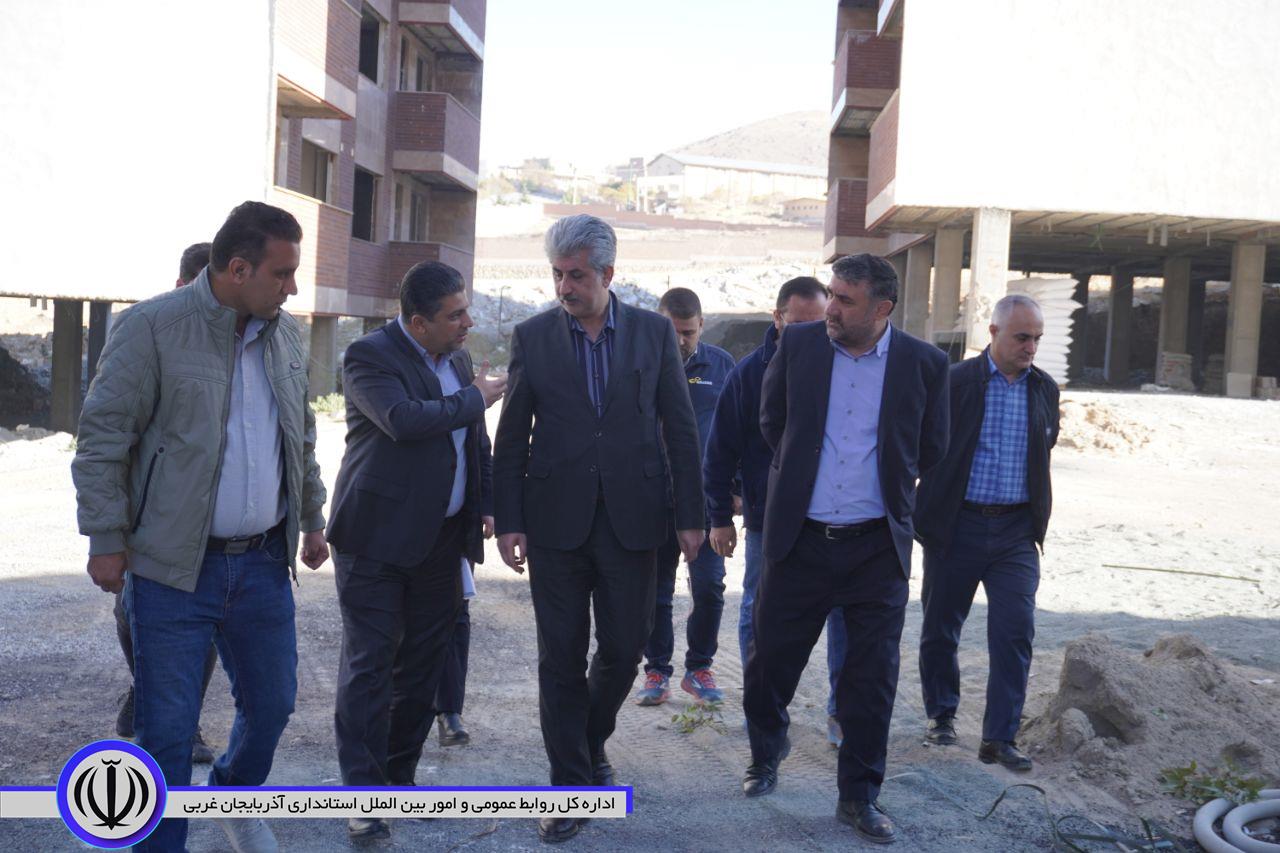 بازدید فرماندار ویژه مهاباد از روند ساخت مسکن ملی