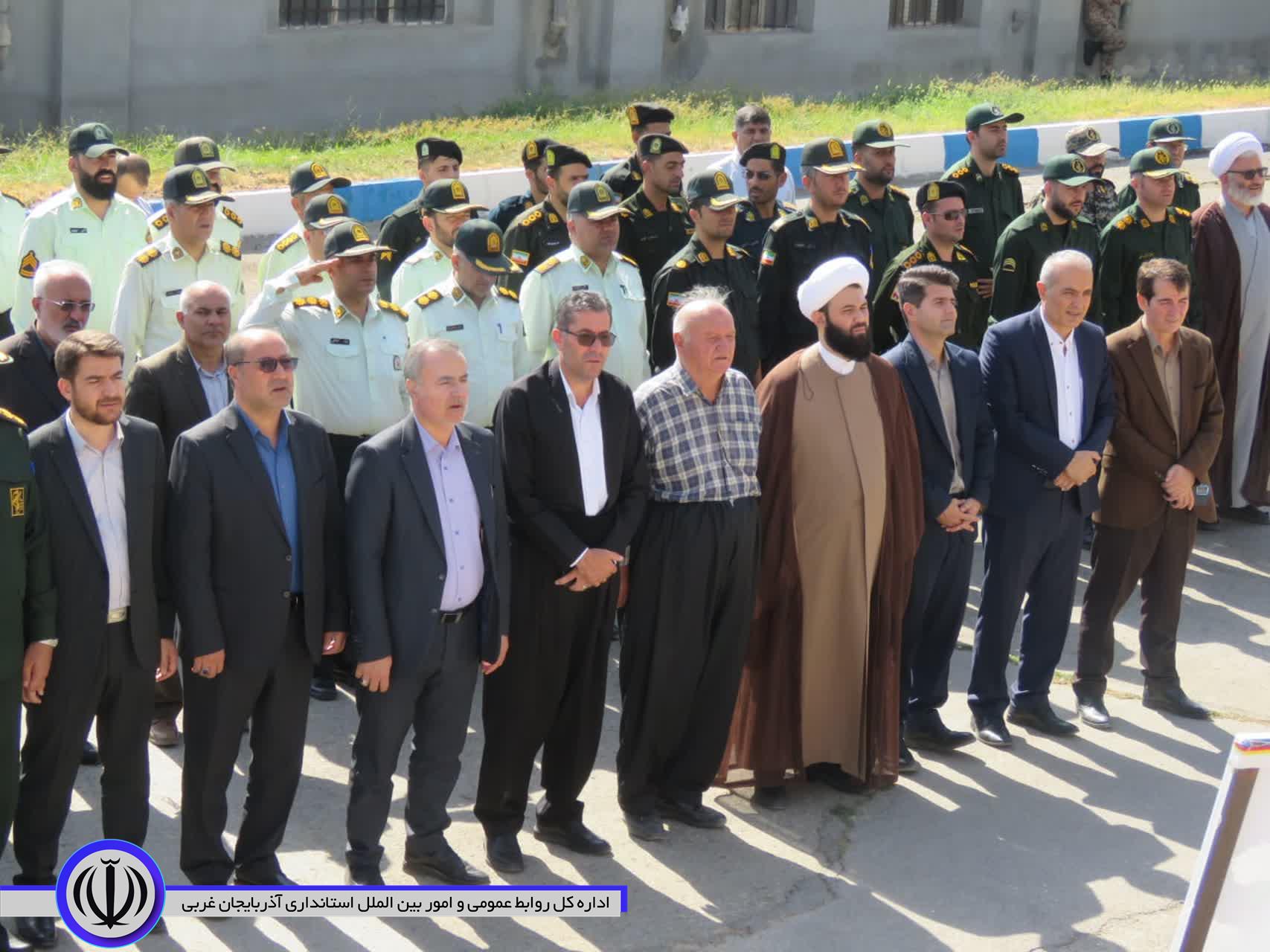 غبارروبی و گلباران مزار شهدای مهاباد