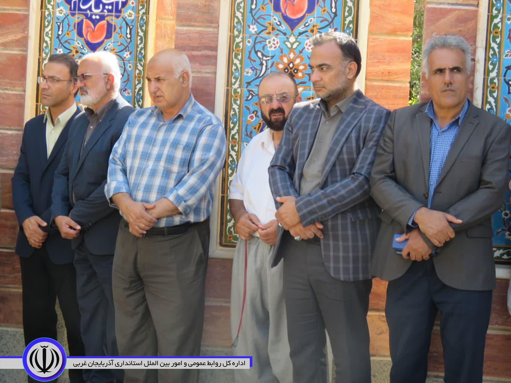 مزار شهدای مهاباد در آستانه سالروز بازگشت آزادگان غبارروبی شد