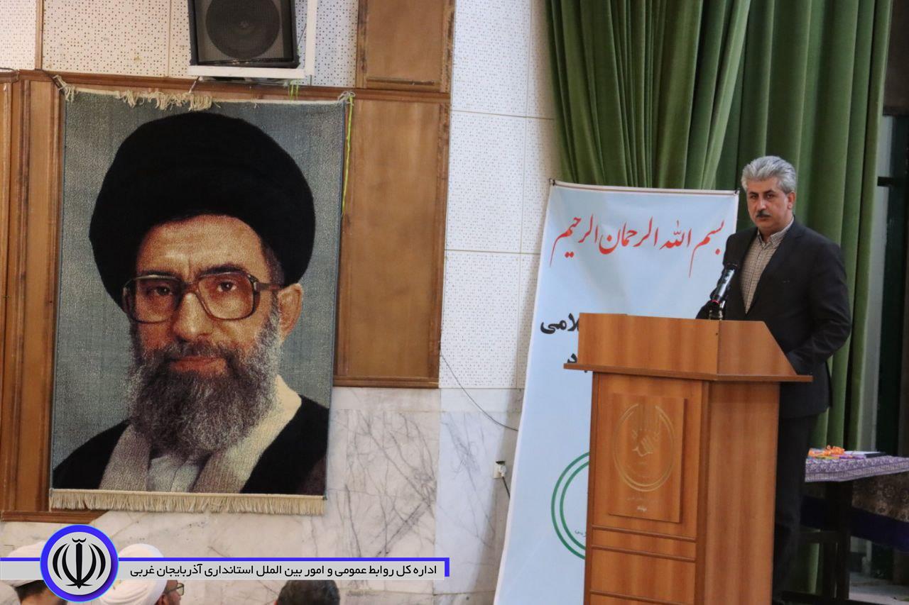تداوم جشن و سرور و دف نوازی به مناسبت میلاد پیامبر اکرم (ص) و هفته وحدت در مهاباد