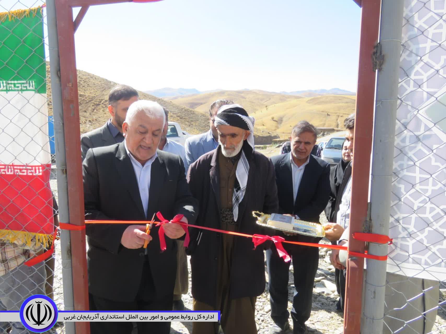 عملیات اجرایی 2 سالن ورزشی چند منظوره در مهاباد آغاز شد