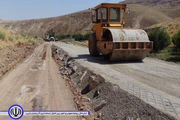 عملیات راهداری در محورهای روستایی مهاباد