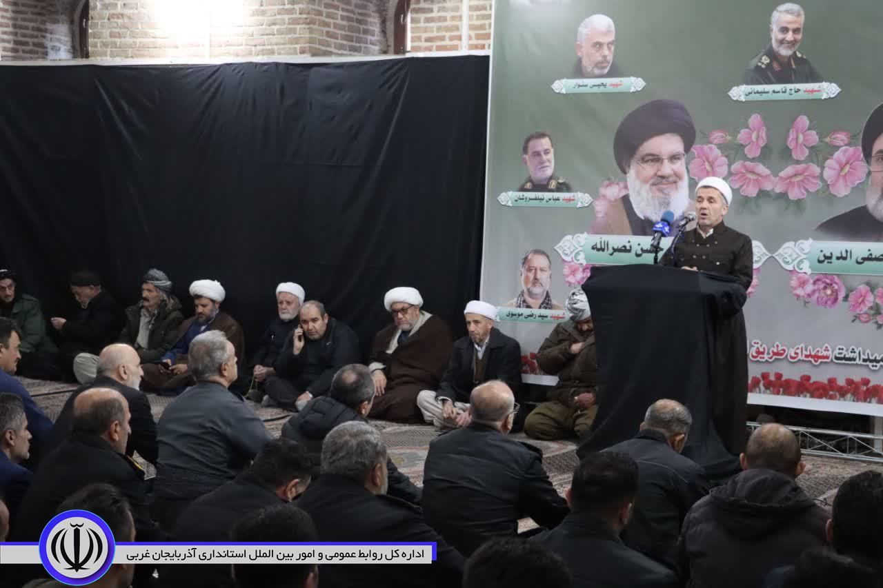 آیین بزرگداشت شهید سیدحسن نصرالله و شهید سید هاشم صفی الدین در مسجد جامع مهاباد