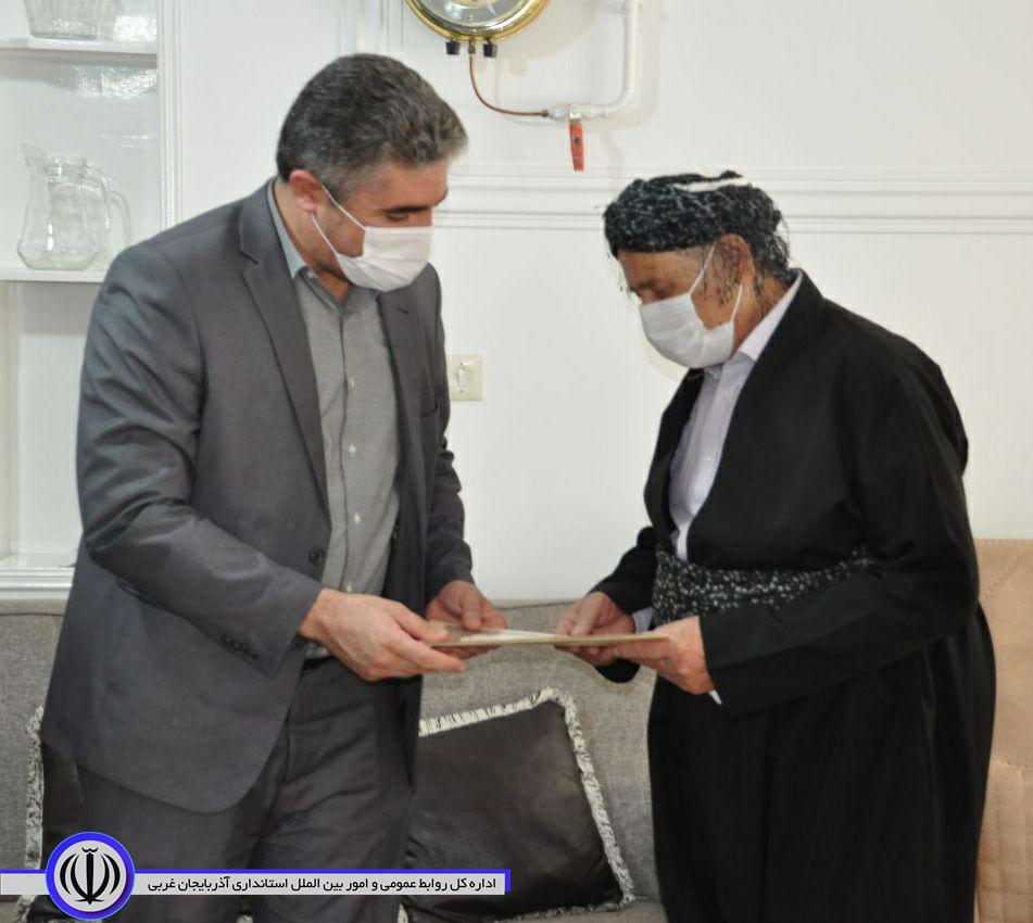 دیدار فرماندار مهاباد با اصحاب قلم و هنر