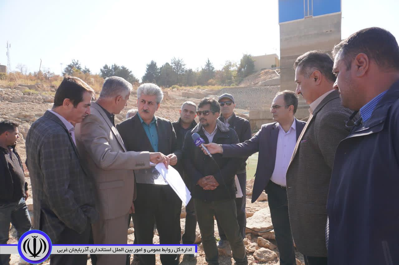 ساخت سکوی تازه برای برج آبگیر از سد مهاباد آغاز شد