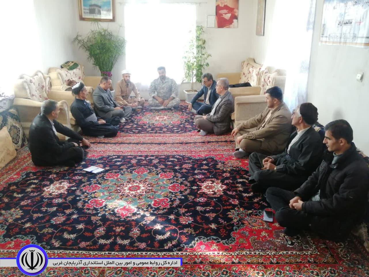 تجلیل از خانواده معظم شهید در بخش خلیفان مهاباد
