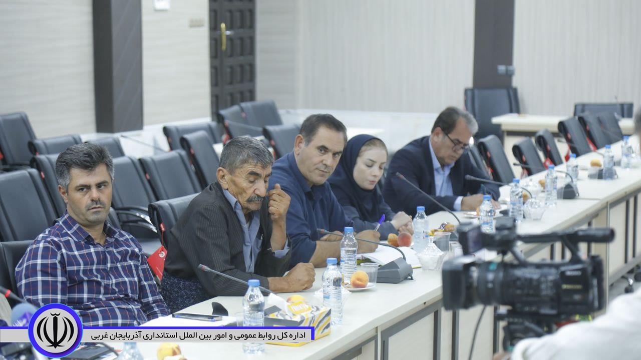نشست بررسی مسائل بخش کشاورزی شهرستان مهاباد
